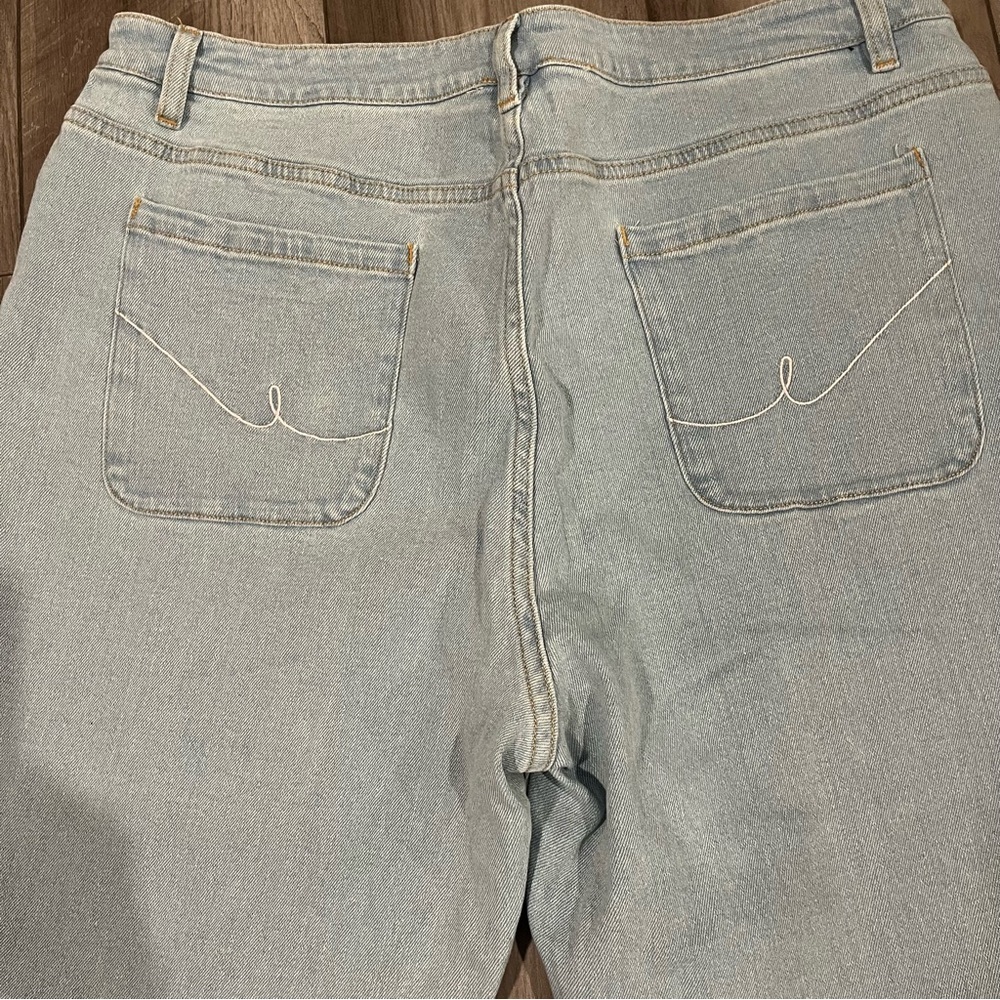 NWT By Egris Jeans. Size XL - Picture 6 of 6